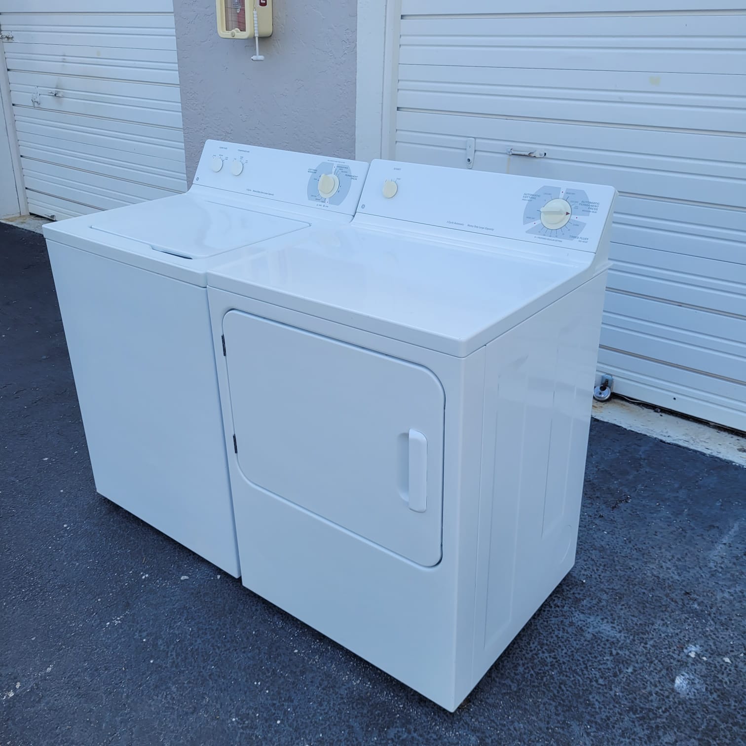 GE Washer and Dryer Set GE Washer and Dryer Set